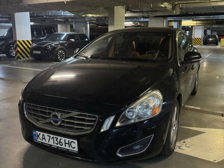 Чорний Вольво С60, об'ємом двигуна 2.5 л та пробігом 170 тис. км за 8646 $, фото 1 на Automoto.ua