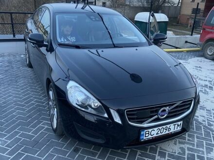 Вольво С60 2013 у Львові на Automoto.ua Чорний Вольво С60, об'ємом двигуна 2.4 л та пробігом 269 тис. км за 11600 $, фото 1 на Automoto.ua