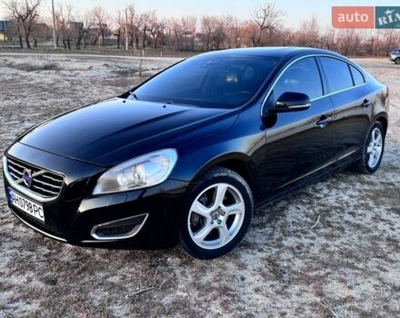 Черный Вольво С60, объемом двигателя 2.52 л и пробегом 180 тыс. км за 9350 $, фото 1 на Automoto.ua