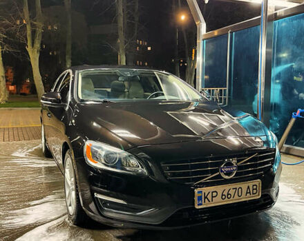 Чорний Вольво С60, об'ємом двигуна 2.5 л та пробігом 130 тис. км за 13800 $, фото 1 на Automoto.ua