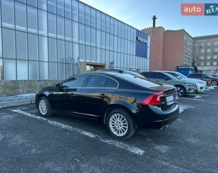 Черный Вольво С60, объемом двигателя 2.5 л и пробегом 170 тыс. км за 13500 $, фото 1 на Automoto.ua