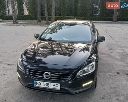 Черный Вольво С60, объемом двигателя 1.56 л и пробегом 196 тыс. км за 11200 $, фото 1 на Automoto.ua