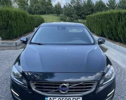 Черный Вольво С60, объемом двигателя 2.5 л и пробегом 235 тыс. км за 8100 $, фото 1 на Automoto.ua
