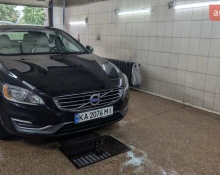 Черный Вольво С60, объемом двигателя 1.97 л и пробегом 218 тыс. км за 11500 $, фото 1 на Automoto.ua