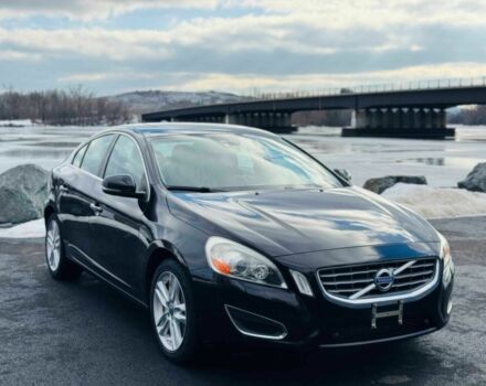 Черный Вольво С60, объемом двигателя 2.5 л и пробегом 72 тыс. км за 2500 $, фото 1 на Automoto.ua