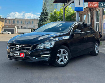 Черный Вольво С60, объемом двигателя 2 л и пробегом 255 тыс. км за 10340 $, фото 1 на Automoto.ua