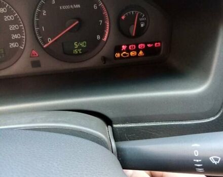 Красный Вольво С60, объемом двигателя 2.4 л и пробегом 373 тыс. км за 4900 $, фото 12 на Automoto.ua