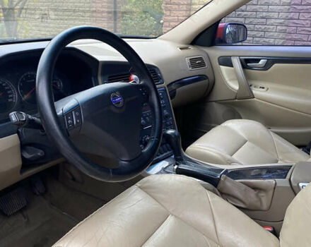 Красный Вольво С60, объемом двигателя 2.5 л и пробегом 260 тыс. км за 6800 $, фото 7 на Automoto.ua