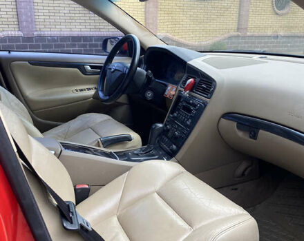 Красный Вольво С60, объемом двигателя 2.5 л и пробегом 260 тыс. км за 6800 $, фото 6 на Automoto.ua