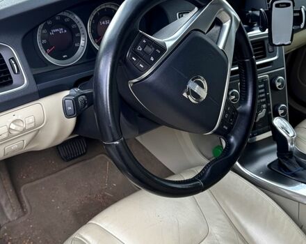 Вольво С60 2012 в Одессе на Automoto.ua Красный Вольво С60, объемом двигателя 2.5 л и пробегом 257 тыс. км за 8600 $, фото 6 на Automoto.ua