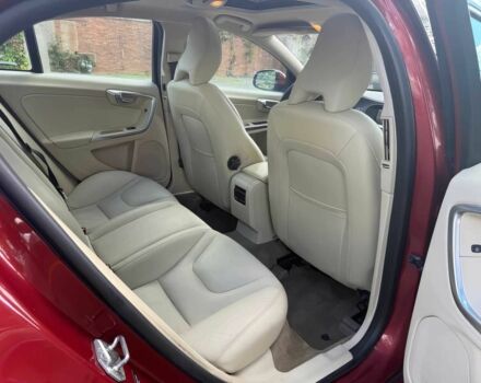 Красный Вольво С60, объемом двигателя 2.5 л и пробегом 70 тыс. км за 7000 $, фото 11 на Automoto.ua