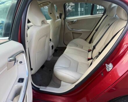 Красный Вольво С60, объемом двигателя 2.5 л и пробегом 70 тыс. км за 7000 $, фото 12 на Automoto.ua