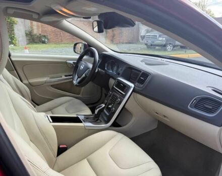 Красный Вольво С60, объемом двигателя 2.5 л и пробегом 70 тыс. км за 7000 $, фото 8 на Automoto.ua