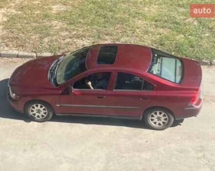 Красный Вольво С60, объемом двигателя 2.4 л и пробегом 230 тыс. км за 4500 $, фото 1 на Automoto.ua
