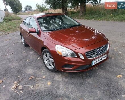 Красный Вольво С60, объемом двигателя 2.52 л и пробегом 175 тыс. км за 8300 $, фото 1 на Automoto.ua