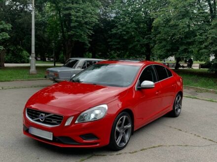 Вольво С60 2012 в Днепре (Днепропетровске) на Automoto.ua Красный Вольво С60, объемом двигателя 2 л и пробегом 263 тыс. км за 11250 $, фото 1 на Automoto.ua