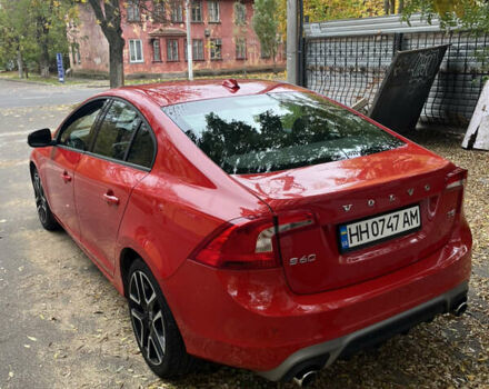 Красный Вольво С60, объемом двигателя 2 л и пробегом 162 тыс. км за 15000 $, фото 1 на Automoto.ua