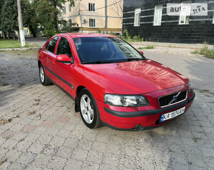 Вольво С60, объемом двигателя 2.4 л и пробегом 225 тыс. км за 4000 $, фото 5 на Automoto.ua