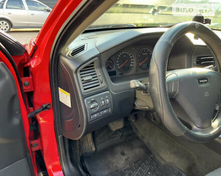 Вольво С60, объемом двигателя 2.4 л и пробегом 225 тыс. км за 4000 $, фото 31 на Automoto.ua