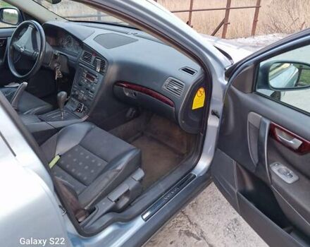 Вольво С60, объемом двигателя 2.4 л и пробегом 330 тыс. км за 4800 $, фото 9 на Automoto.ua