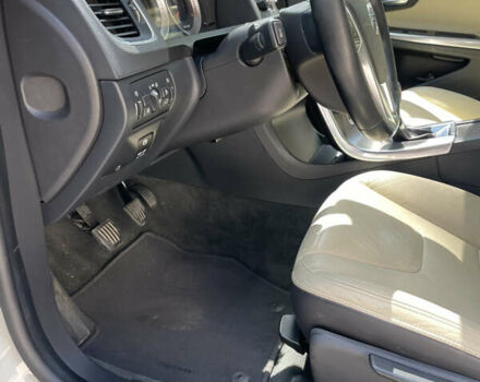 Вольво С60, об'ємом двигуна 1.98 л та пробігом 285 тис. км за 10000 $, фото 12 на Automoto.ua