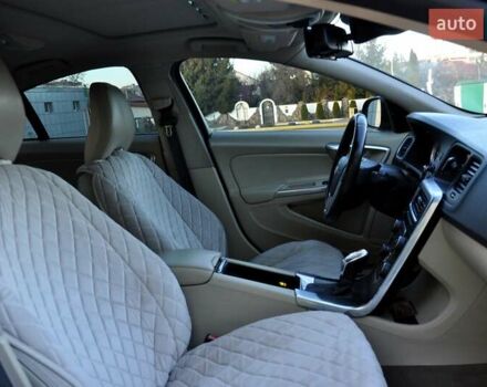 Вольво С60, об'ємом двигуна 2.52 л та пробігом 207 тис. км за 8500 $, фото 31 на Automoto.ua