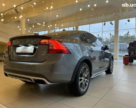 Вольво С60, объемом двигателя 2.5 л и пробегом 181 тыс. км за 15900 $, фото 5 на Automoto.ua