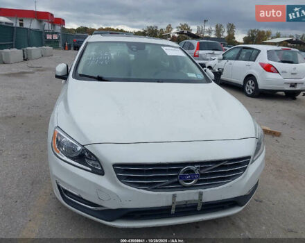 Вольво С60 2015 у Києві на Automoto.ua Вольво С60, об'ємом двигуна 2.5 л та пробігом 189 тис. км за 1500 $, фото 4 на Automoto.ua