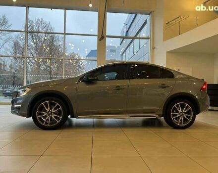 Вольво С60, объемом двигателя 2.5 л и пробегом 181 тыс. км за 15900 $, фото 2 на Automoto.ua