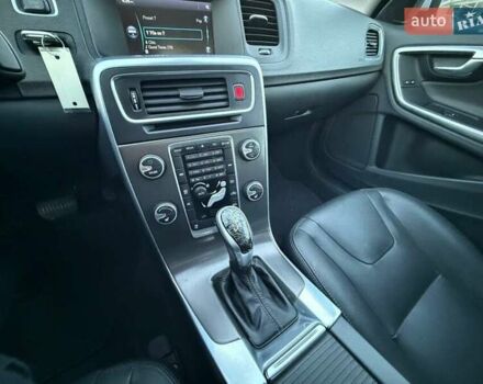 Вольво С60, объемом двигателя 2 л и пробегом 162 тыс. км за 2000 $, фото 12 на Automoto.ua