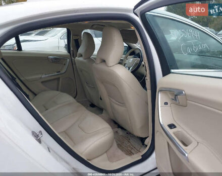 Вольво С60 2015 у Києві на Automoto.ua Вольво С60, об'ємом двигуна 2.5 л та пробігом 189 тис. км за 1500 $, фото 6 на Automoto.ua