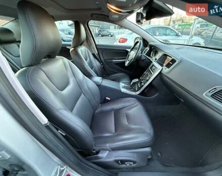 Вольво С60, объемом двигателя 2 л и пробегом 162 тыс. км за 2000 $, фото 15 на Automoto.ua