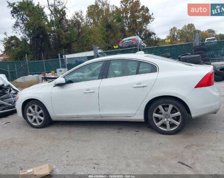 Вольво С60 2015 у Києві на Automoto.ua Вольво С60, об'ємом двигуна 2.5 л та пробігом 189 тис. км за 1500 $, фото 12 на Automoto.ua