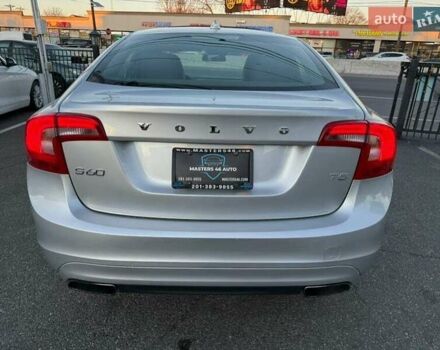 Вольво С60, объемом двигателя 2 л и пробегом 162 тыс. км за 2000 $, фото 4 на Automoto.ua