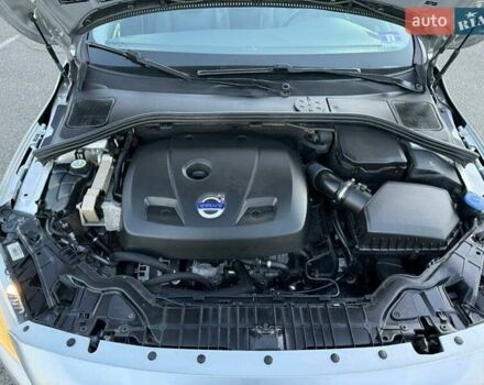 Вольво С60, объемом двигателя 2 л и пробегом 162 тыс. км за 2000 $, фото 13 на Automoto.ua