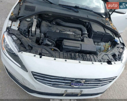 Вольво С60 2015 у Києві на Automoto.ua Вольво С60, об'ємом двигуна 2.5 л та пробігом 189 тис. км за 1500 $, фото 8 на Automoto.ua