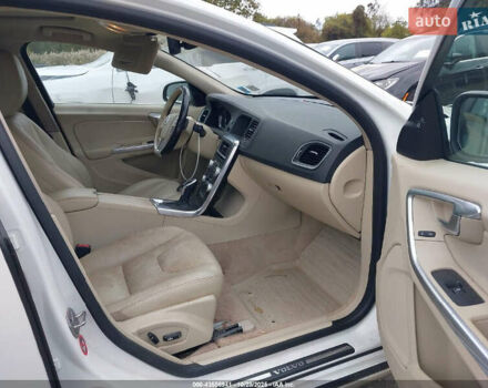 Вольво С60 2015 у Києві на Automoto.ua Вольво С60, об'ємом двигуна 2.5 л та пробігом 189 тис. км за 1500 $, фото 3 на Automoto.ua