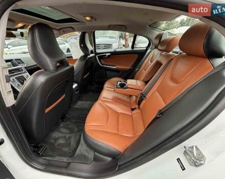 Вольво С60, объемом двигателя 2 л и пробегом 105 тыс. км за 2700 $, фото 5 на Automoto.ua