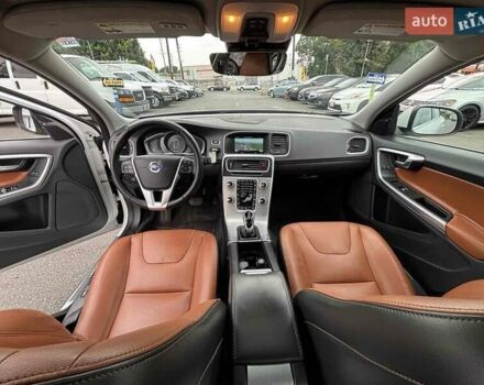 Вольво С60, объемом двигателя 2 л и пробегом 105 тыс. км за 2700 $, фото 7 на Automoto.ua