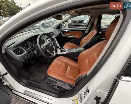 Вольво С60, объемом двигателя 2 л и пробегом 105 тыс. км за 2700 $, фото 13 на Automoto.ua