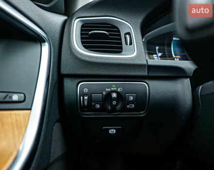 Вольво С60, объемом двигателя 2 л и пробегом 132 тыс. км за 18224 $, фото 13 на Automoto.ua