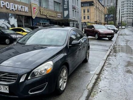 Вольво С60, об'ємом двигуна 2.52 л та пробігом 187 тис. км за 10000 $, фото 1 на Automoto.ua