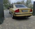Желтый Вольво С60, объемом двигателя 2.4 л и пробегом 320 тыс. км за 4500 $, фото 1 на Automoto.ua