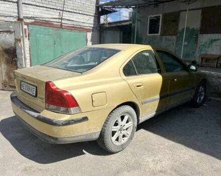 Жовтий Вольво С60, об'ємом двигуна 2.4 л та пробігом 375 тис. км за 3700 $, фото 3 на Automoto.ua
