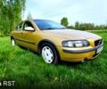 Жовтий Вольво С60, об'ємом двигуна 2.4 л та пробігом 270 тис. км за 1500 $, фото 1 на Automoto.ua