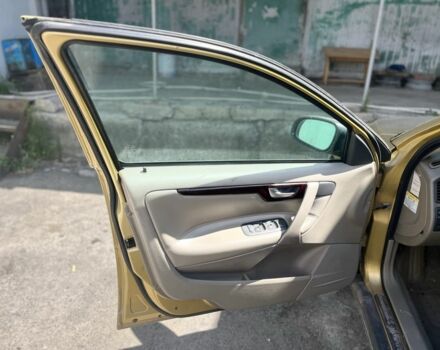 Жовтий Вольво С60, об'ємом двигуна 2.4 л та пробігом 375 тис. км за 3700 $, фото 6 на Automoto.ua