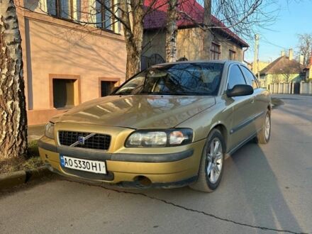 Вольво С60 2001 у Береговом на Automoto.ua Жовтий Вольво С60, об'ємом двигуна 2.4 л та пробігом 390 тис. км за 2600 $, фото 1 на Automoto.ua