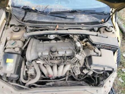 Желтый Вольво С60, объемом двигателя 2.44 л и пробегом 250 тыс. км за 1500 $, фото 1 на Automoto.ua