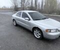 Серый Вольво С60, объемом двигателя 2.4 л и пробегом 290 тыс. км за 2942 $, фото 3 на Automoto.ua