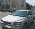 Серый Вольво С60, объемом двигателя 2.4 л и пробегом 400 тыс. км за 3700 $, фото 1 на Automoto.ua